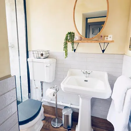 Frederick Street Townhouse 3*