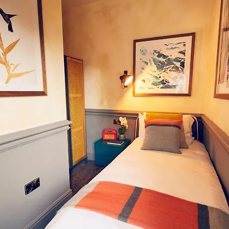 Frederick Street Townhouse 3*